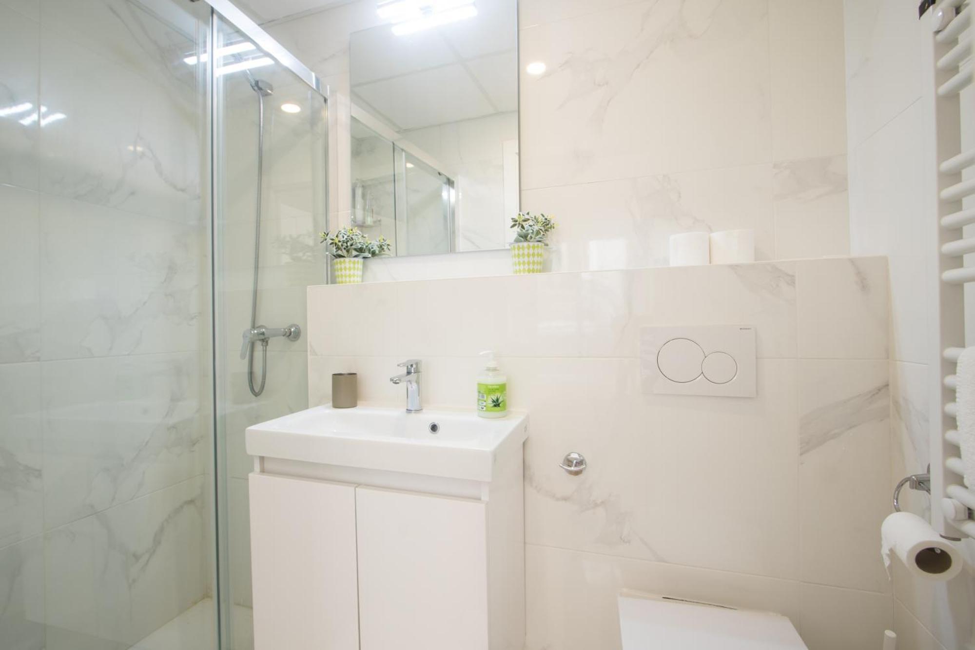 4 Bedroom/3 Baths W/ Ac In Near Beach! Alicante Buitenkant foto